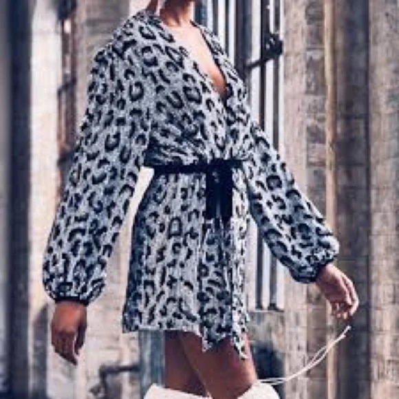 Retrofete SEQUIN Silver & Black Gabriella Leopard Print Mini Wrap Dress NWT - Picture 4 of 15